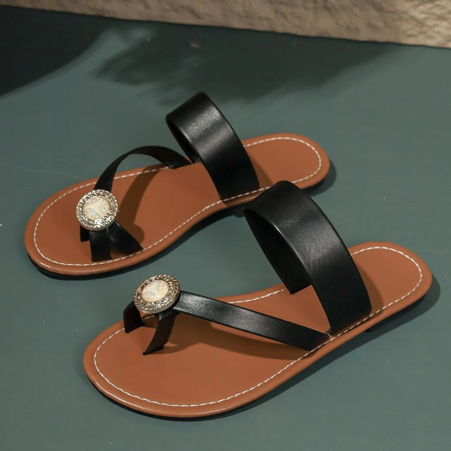 2025 Women's Summer Flat Sandals,Split Toe Slip On Backless Comfy Two Band Flip Flops Pearls Rhinestones Sparkly Slides Ladies Comfy Cushion Footbed Thong Casual Shoes for Beach Travel Daily Work