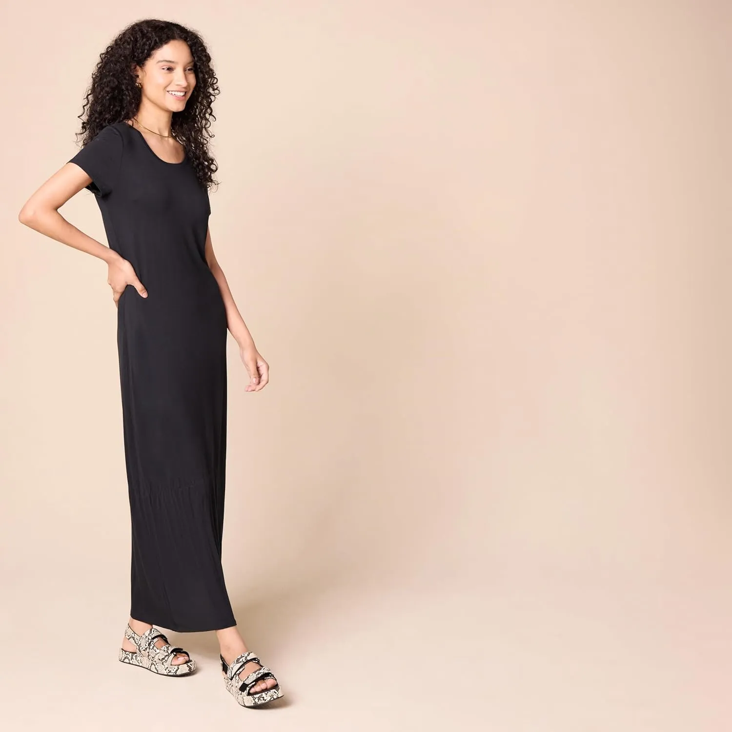 Amazon Essentials Women's Short-Sleeve Maxi Dress, Flowy