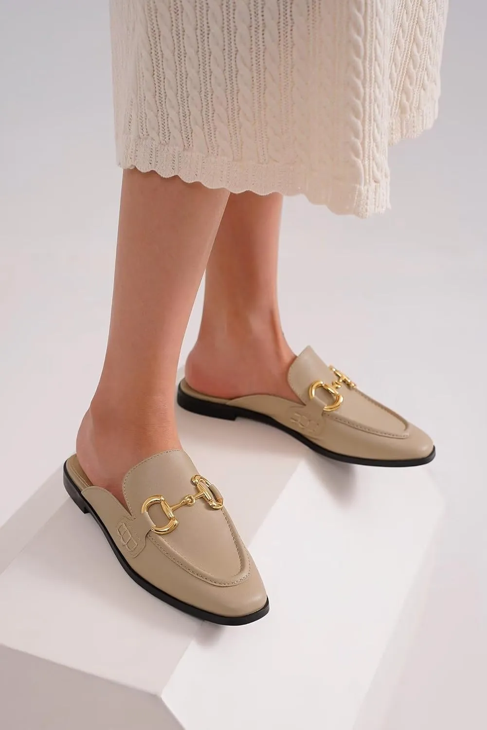 Buckle Mules for Women Flat Mules Slip-on Loafers Round Toe Backless Loafer Shoes Metal Chain Slides