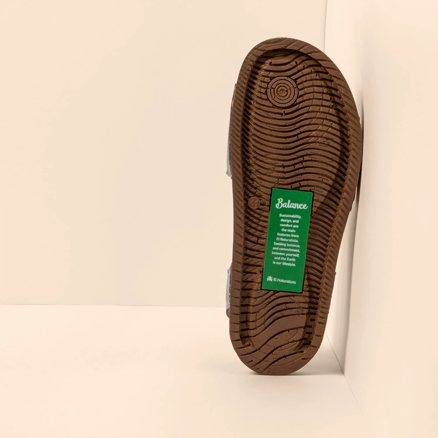 El Naturalista Unisex's Classic Flat Sandal