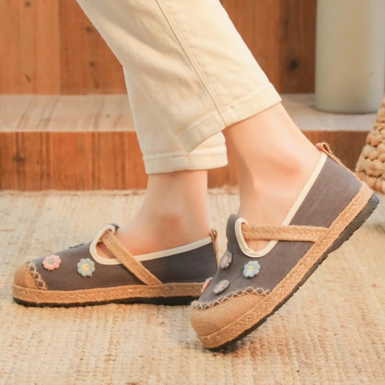 Espadrilles for Women Flat Slip on Loafers House Shoes Floral Embroidered Shoes Casual Linen Everyday Hiking Shoes