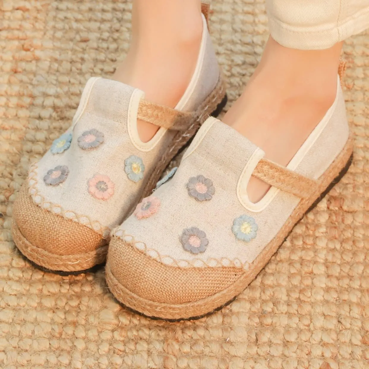 Espadrilles for Women Flat Slip on Loafers House Shoes Floral Embroidered Shoes Casual Linen Everyday Hiking Shoes