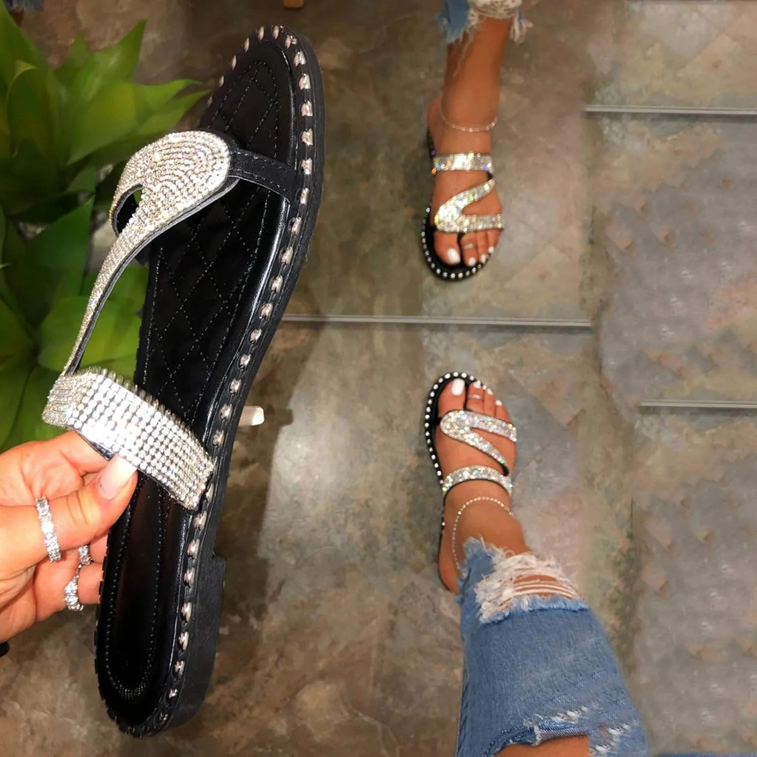Flat Womens Sandals Peep toe Rhinestone Flip Flops Falt Gladiator Slide Fashion Sandals for Women Dressy Summer