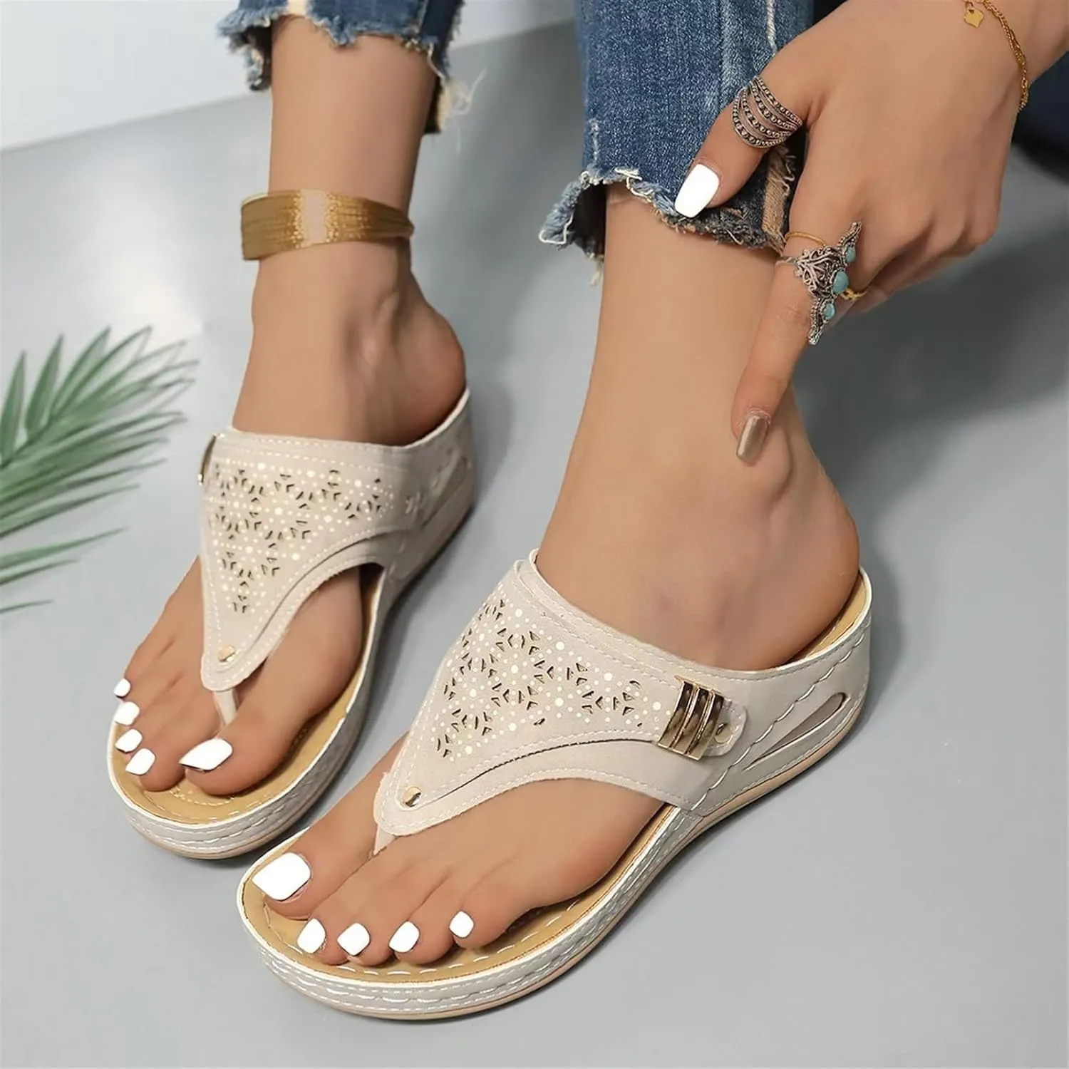 Flip Flops for Women Anti-Slip Platforms Orthotic Wedge Sandal Casual Mesh Hollow Out Sandals Flatform Open Toe Beach Sandals with Arch Support Mat Comfortable Summer Walking Slippers