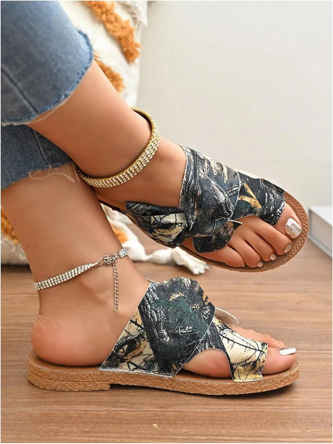 GORGLITTER Women's Rainbow Bow Tie Flat Beach Sandals 2025 Vacation Open Toe Thong Sandals Summer Slides Shoes