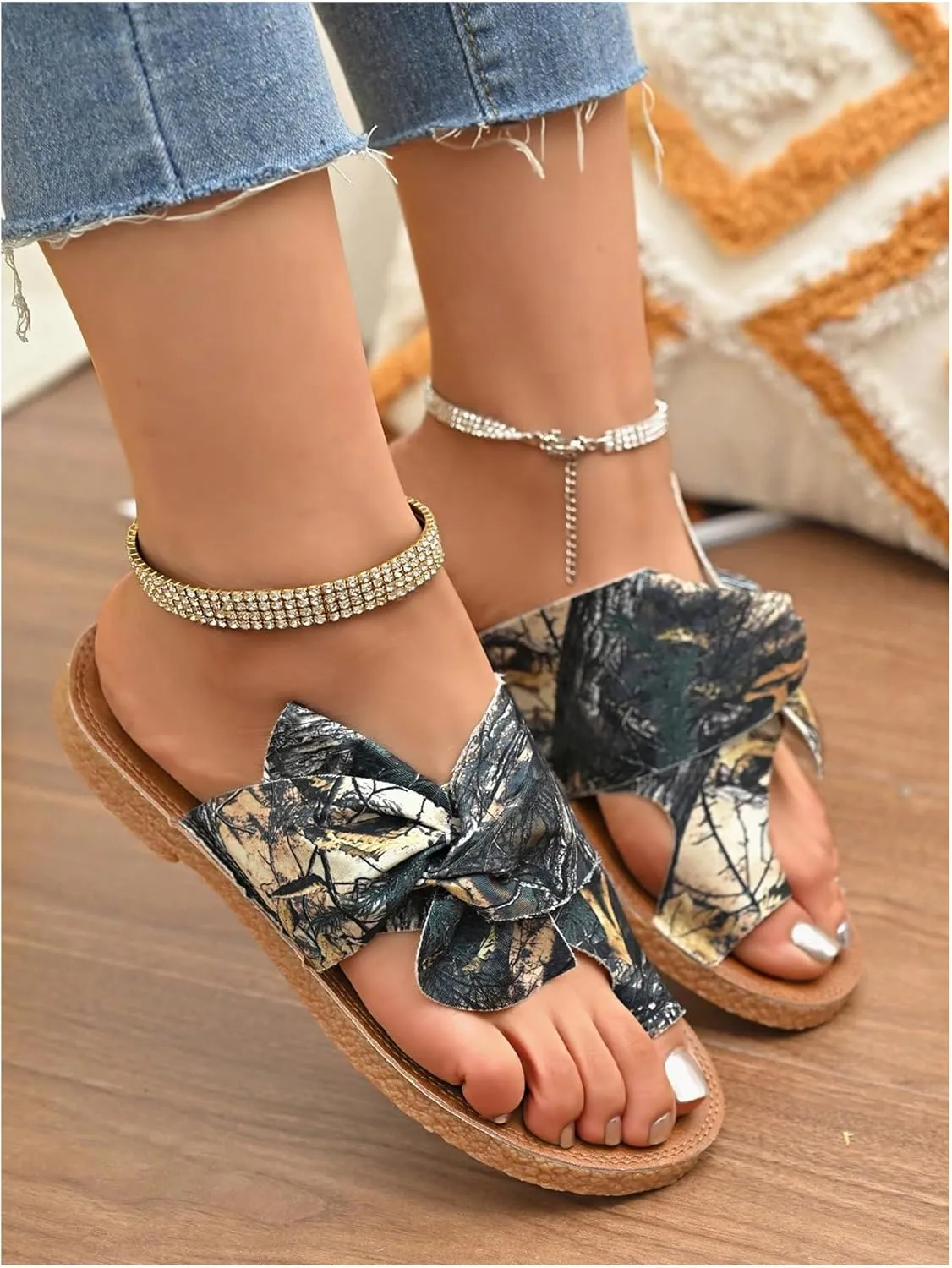GORGLITTER Women's Rainbow Bow Tie Flat Beach Sandals 2025 Vacation Open Toe Thong Sandals Summer Slides Shoes