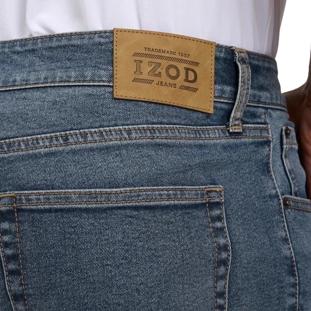 IZOD Men’s Straight Fit Classic 5-Pocket Style Jean