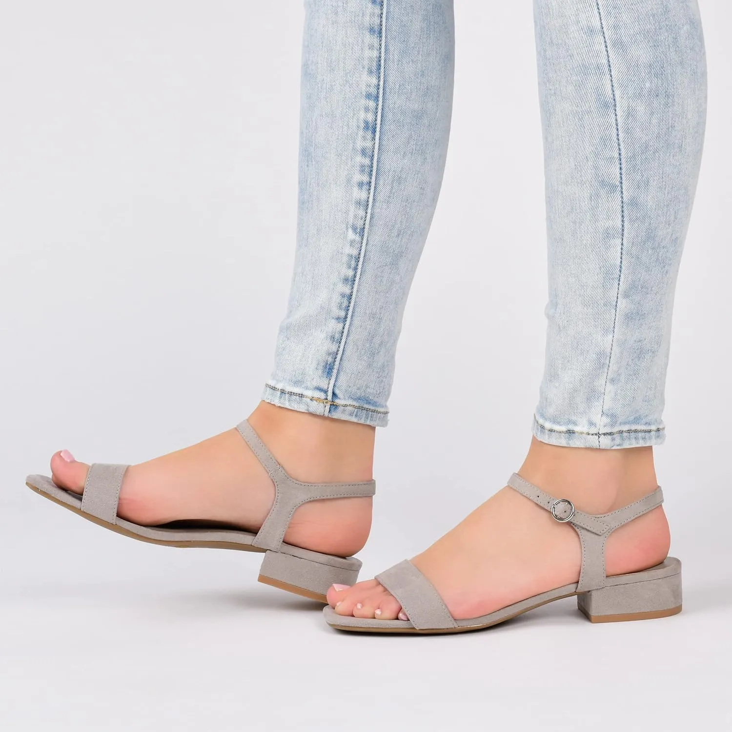 Journee Women's Beyla Flat Sandals