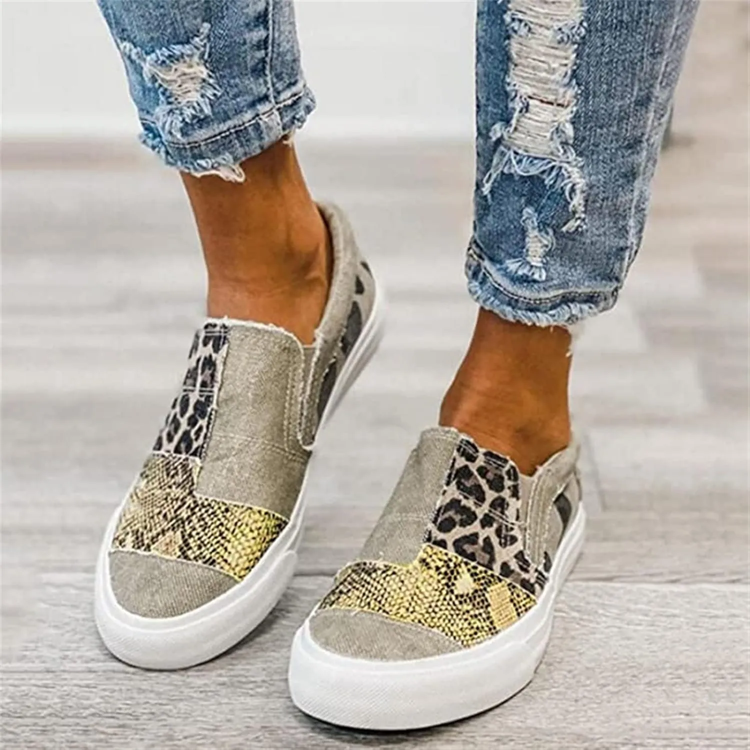 Lausiuoe Christmas Shoes For Women Flats Canvas Shoes Low Cut Casual Walking Sneaker Classic Fashion Soft Comfort Slip On Loafers