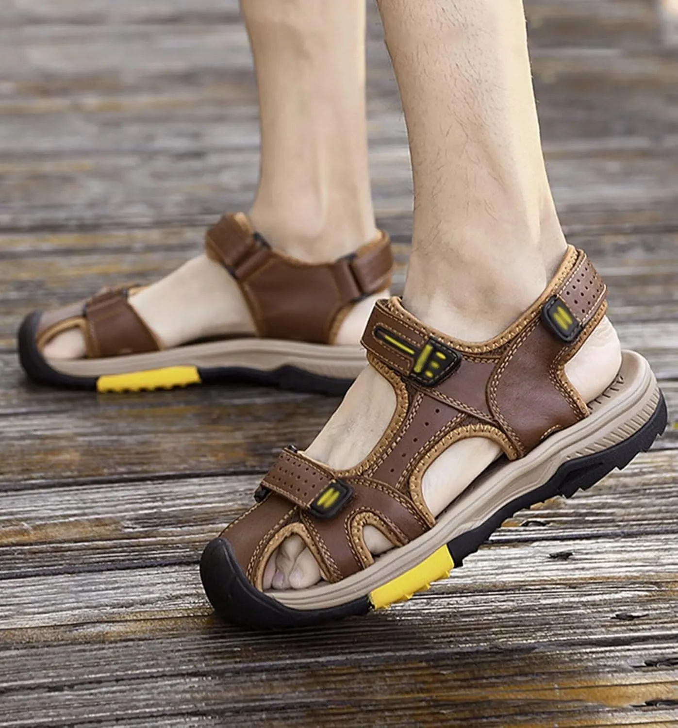 Mens Walking Sandals Outdoor Hiking Sandals Beach Sandals Trekking Shoes Closed-Toe Casual Leather Sandals