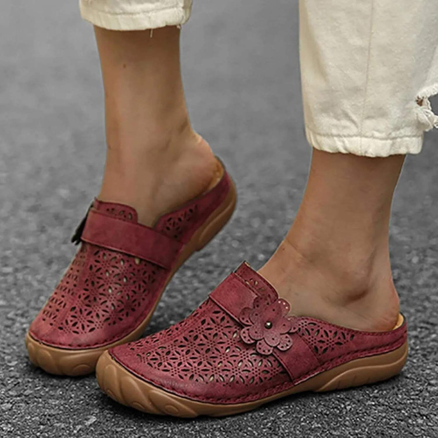 oiangi Comfortable Wedge Sandals for Women Casual Summer Carved Flower Hollow Closed Toe Wedge Slip-on Slipper Soft Baotou Breathable Home Outdoor Shoes
