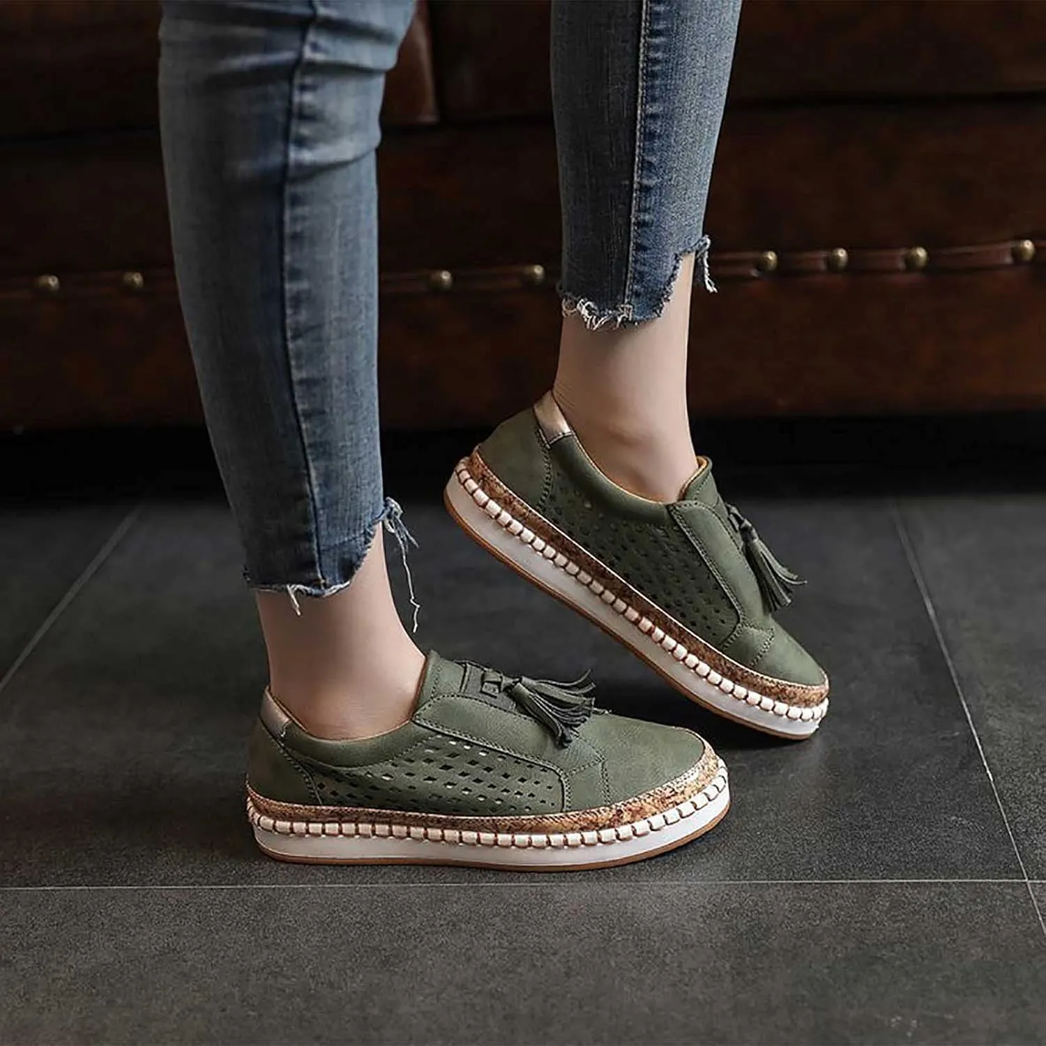 oiangi Women Sandals Platform Outdoor Mesh Hollow Closed Toe Beach Sandals Comfortable Casual Thick Bottom Tassel Buckle Sandals Loafers