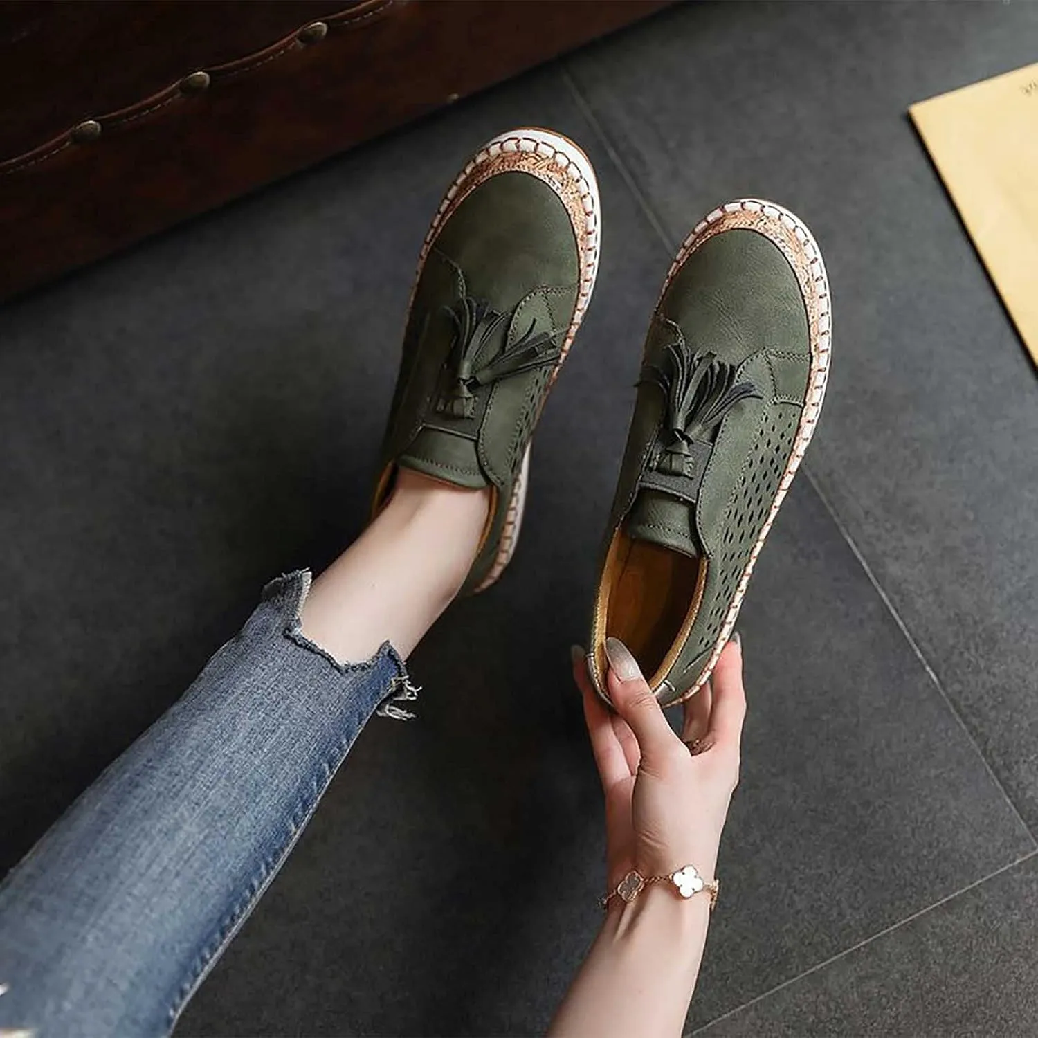 oiangi Women Sandals Platform Outdoor Mesh Hollow Closed Toe Beach Sandals Comfortable Casual Thick Bottom Tassel Buckle Sandals Loafers