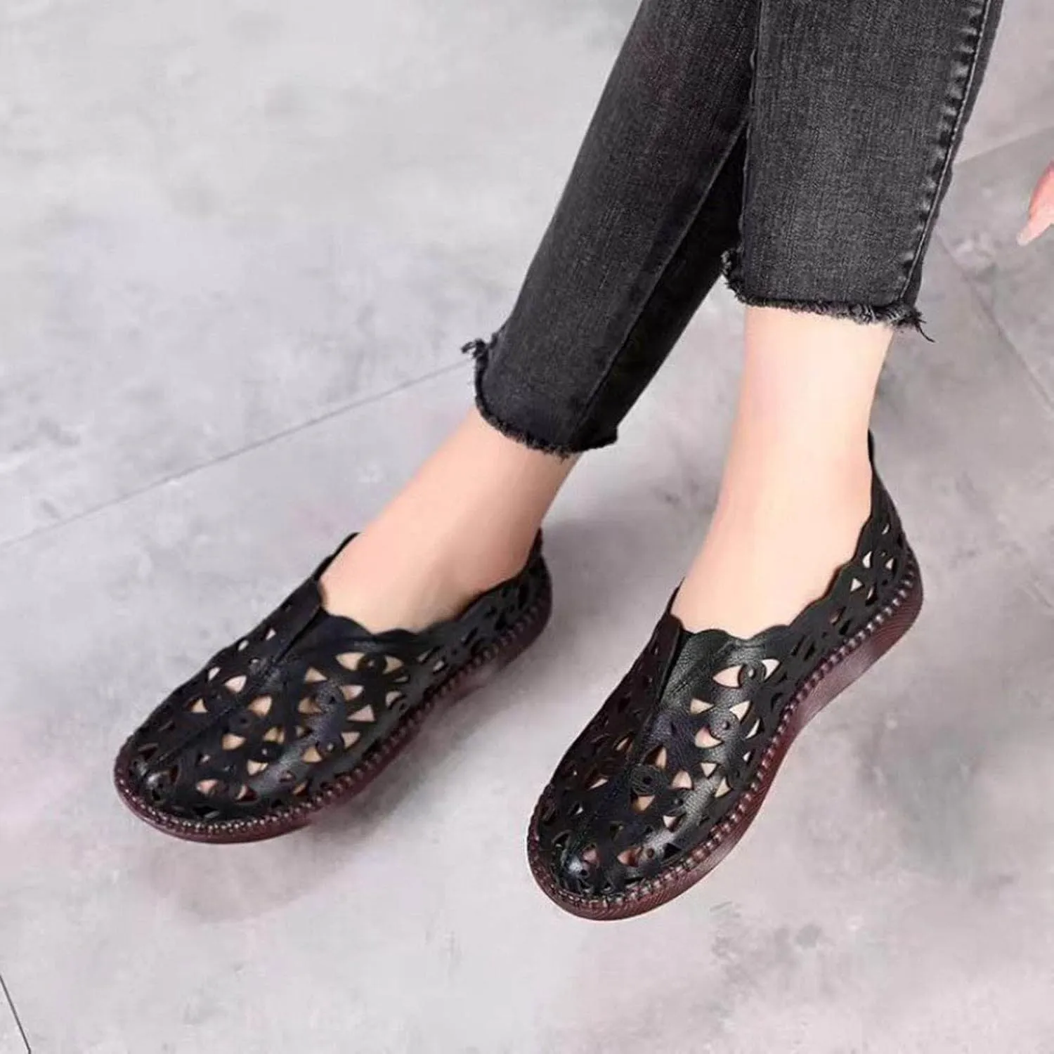 Vintage Flat Sandals for Women Casual Summer Round Toe Closed Toe Hollow Slip on Sandals Lightweight Breathable Outdoor Ladies Shoes Sandalias
