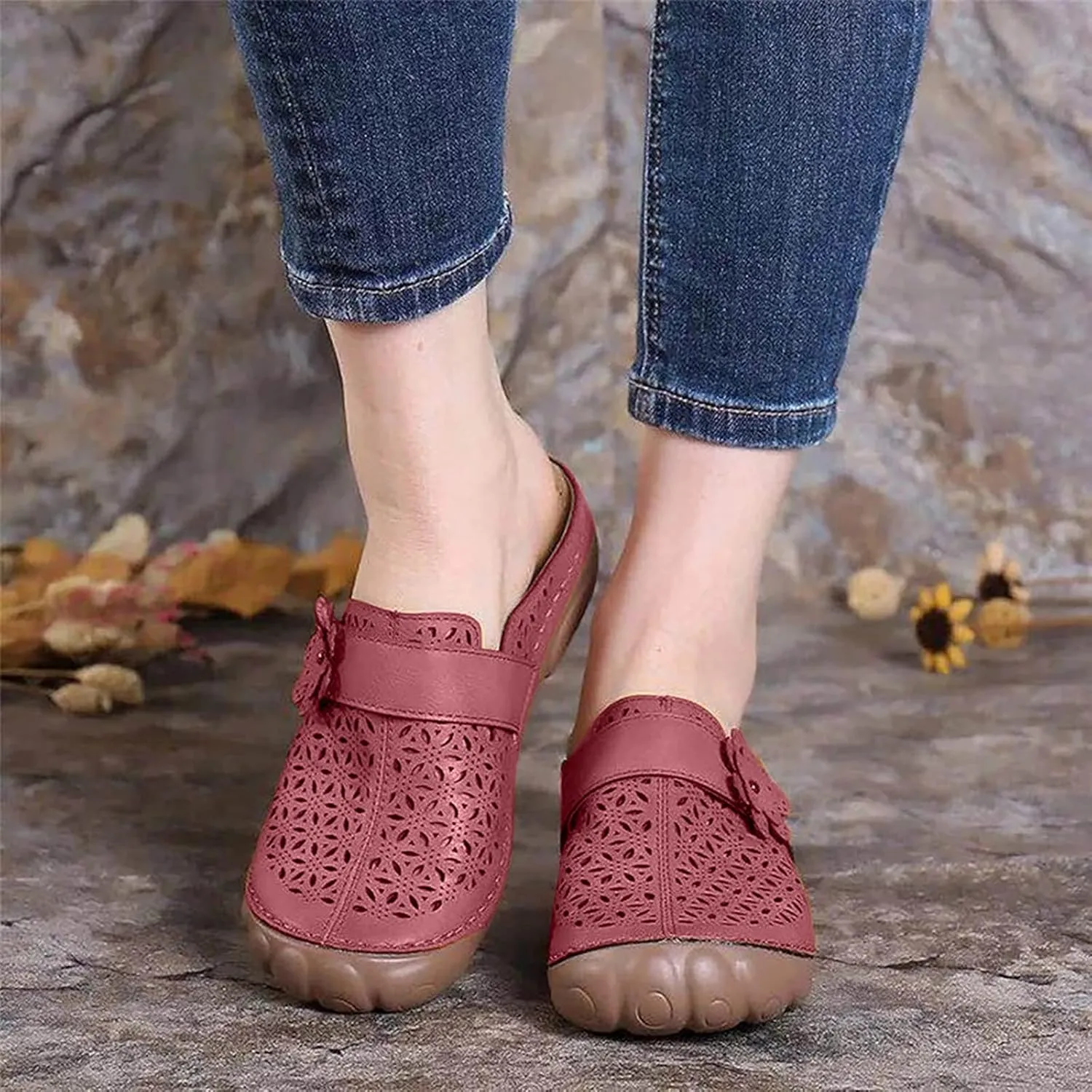 Womens Clogs Summer Flower Hollow Platform Sandals Vintage Soft Comfortable Casual Slip-on Slipper Lightweight Non-Slip Beach Shoes Flip Flops