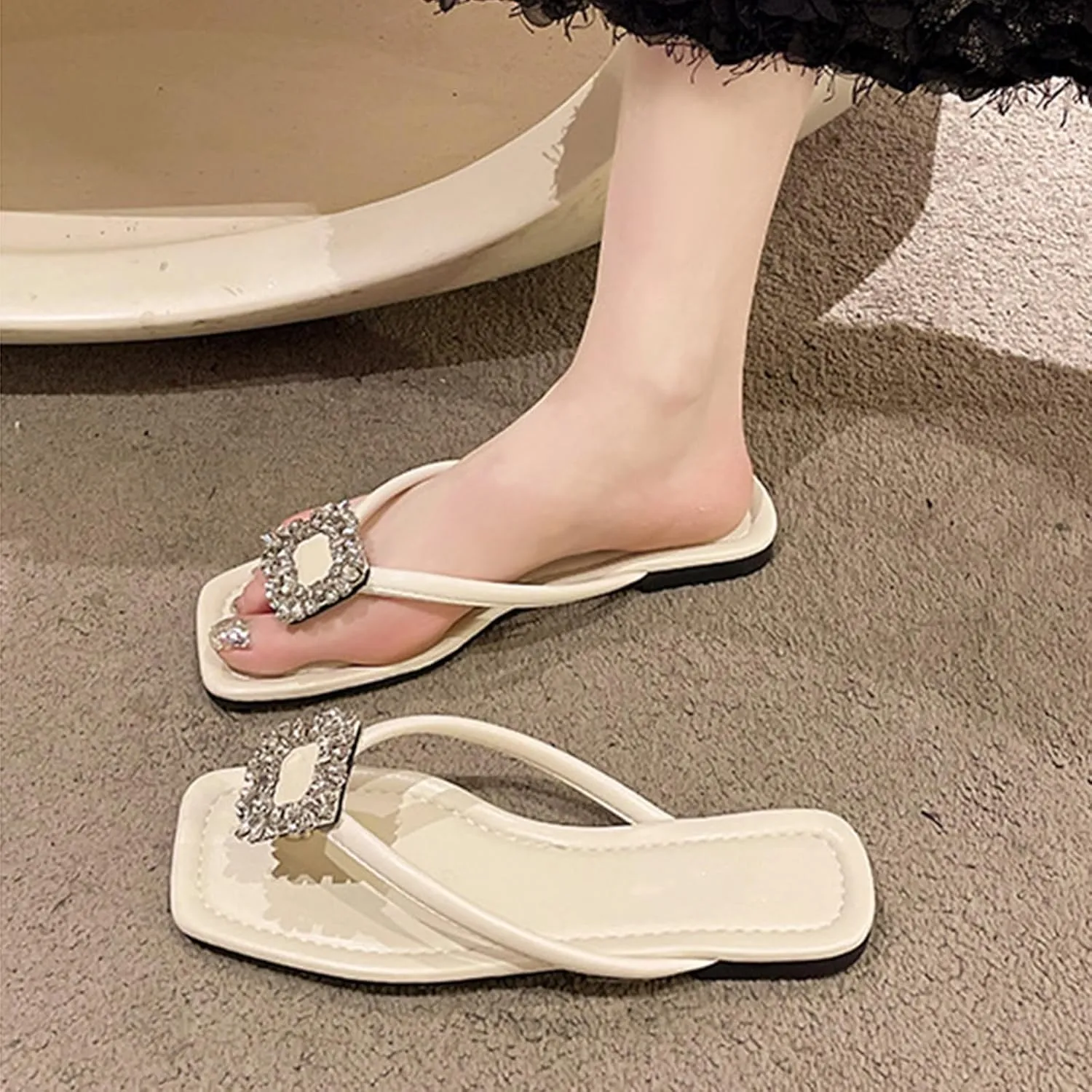 Women's Fashion Leather Flat Flip Flops with Sparkly Rhinestone Summer Comfortable Clip Toe Beach Pool Sandals for Holiday Party Dinner Cute Sandal