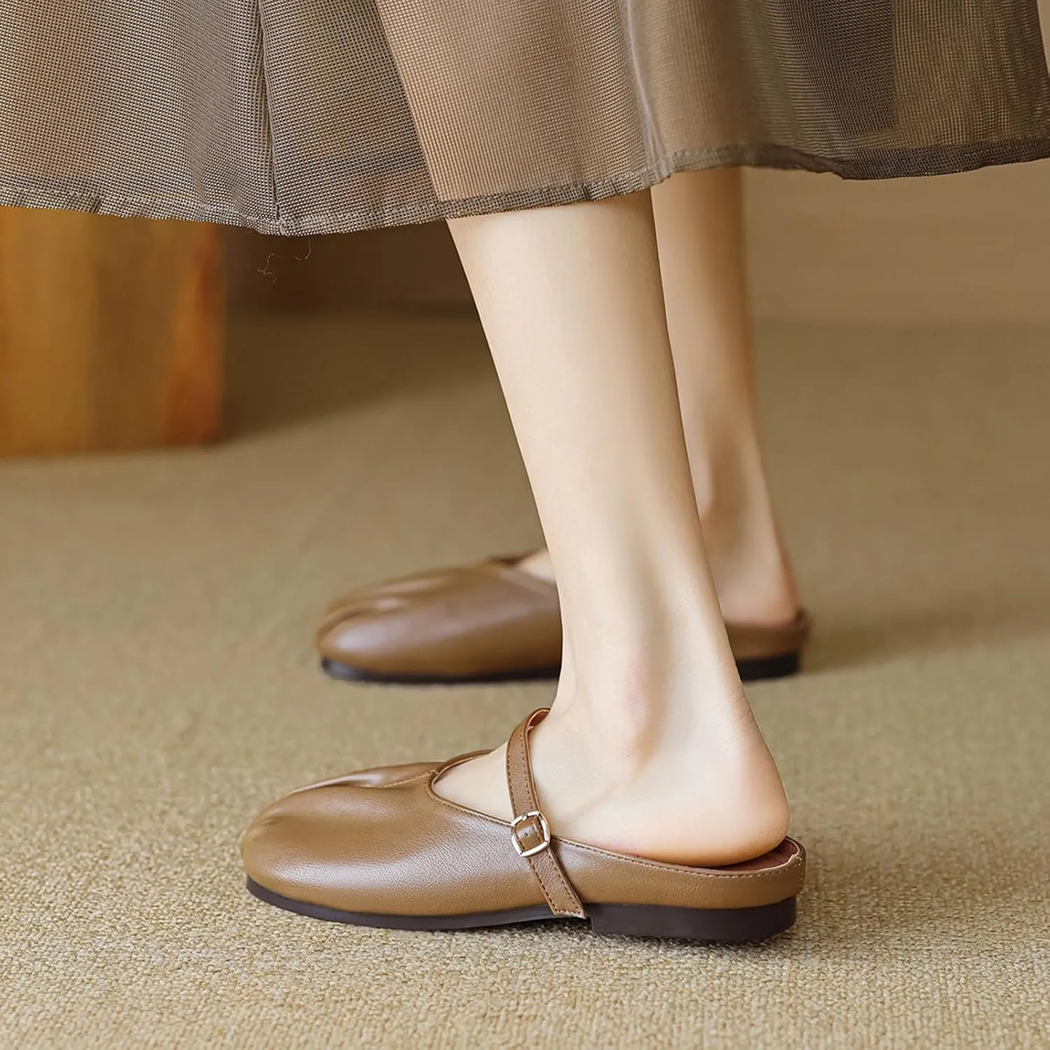 Women's Fashion Pleated Baotou Genuine Leather Flat Mule Shoes Casual Comfort Non-Slip Buckle Round Toe Half Slippers