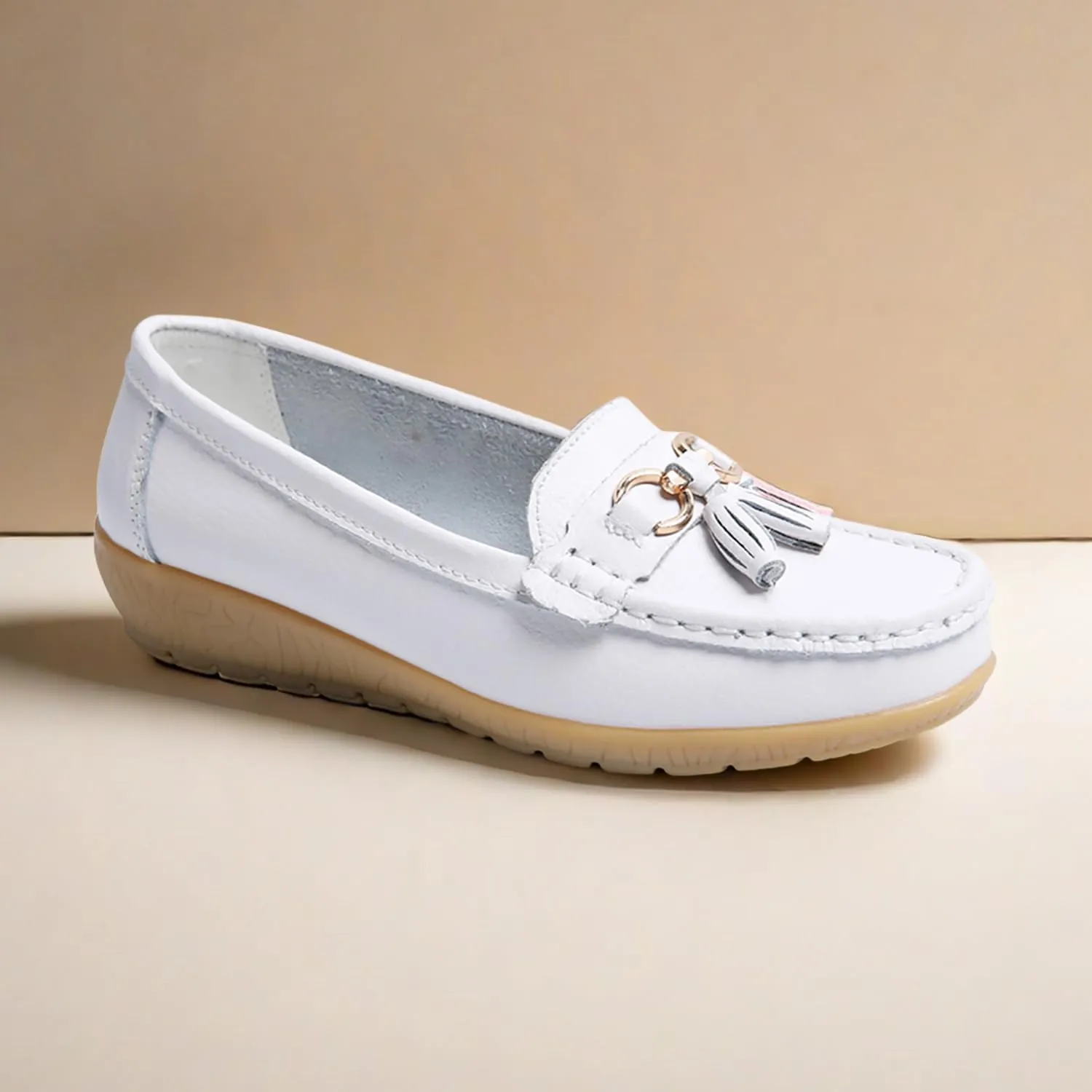 Women's Loafers Slip On Moccasins Casual Round Toe Soft Leather Lightweight Flats Driving Shoes Comfort Walking Shoes