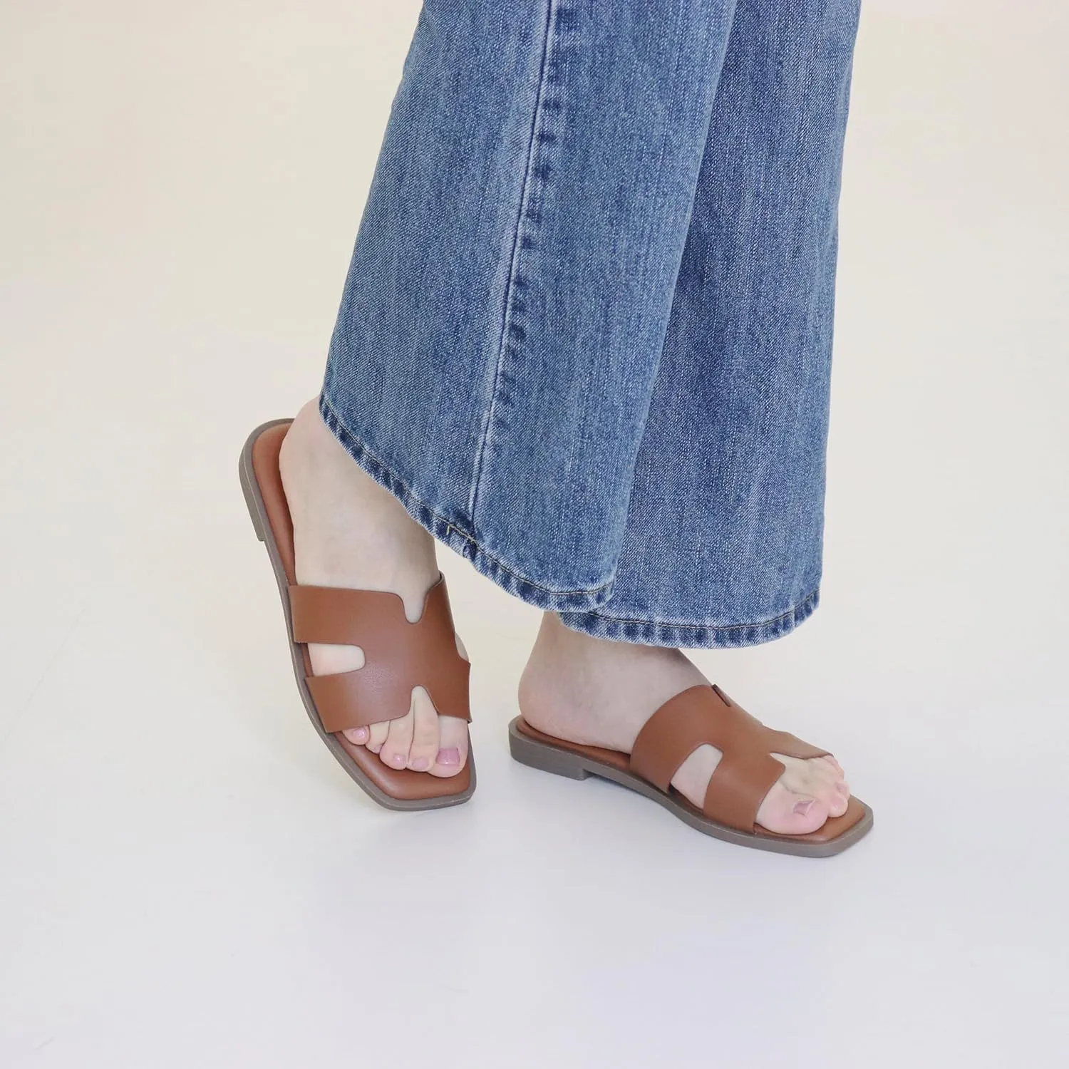 Womens Slip On Flat Sandals Soft Leather Open Toe Slide for Summer Dressy