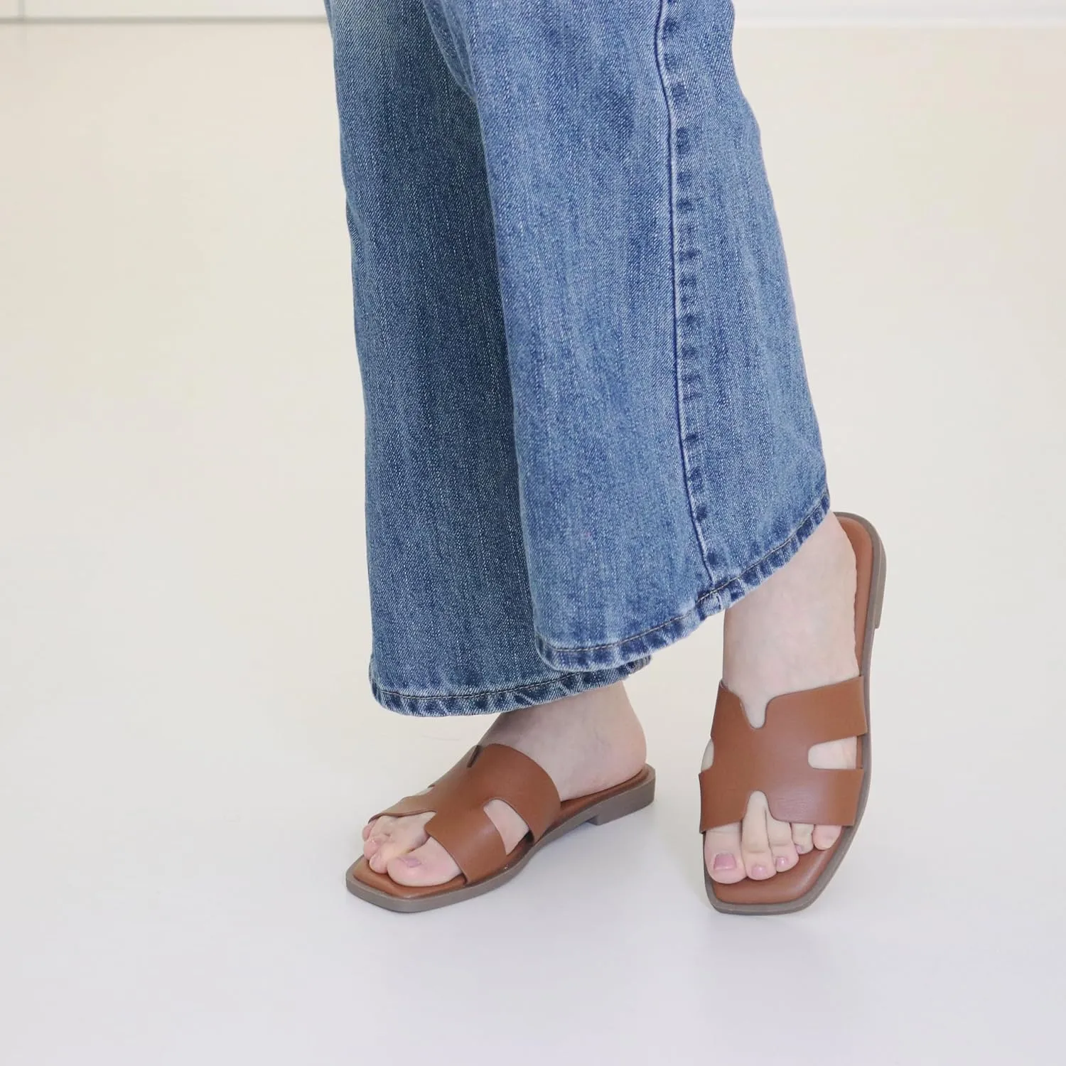 Womens Slip On Flat Sandals Soft Leather Open Toe Slide for Summer Dressy