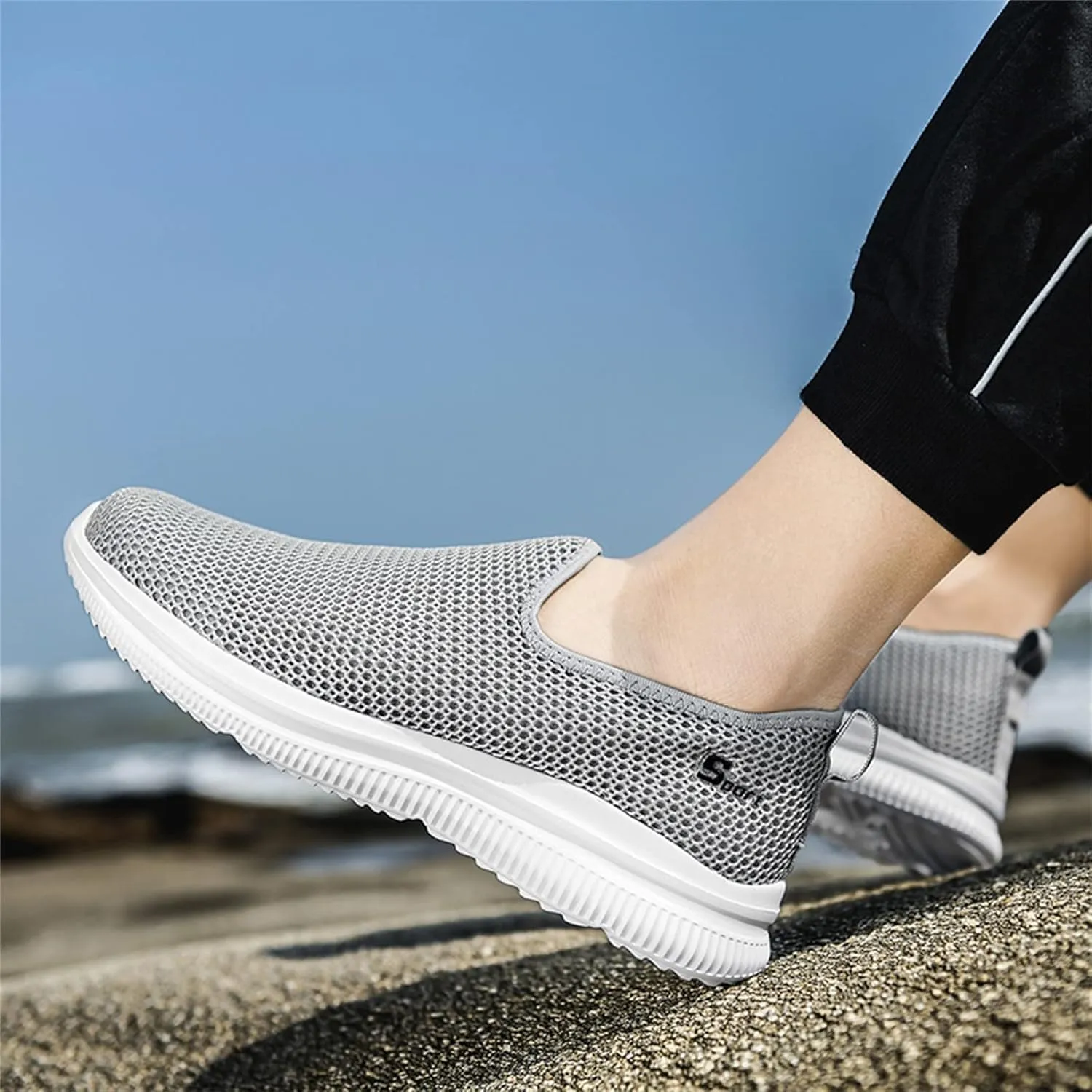 Women's Slip-on Shoes Wide Width Sneakers Hands Free Walking Shoes Women Comfortable Ladies Shoes Casual Fashion Sneakers 2025 Platform Tennis Shoe Trainers Shoe