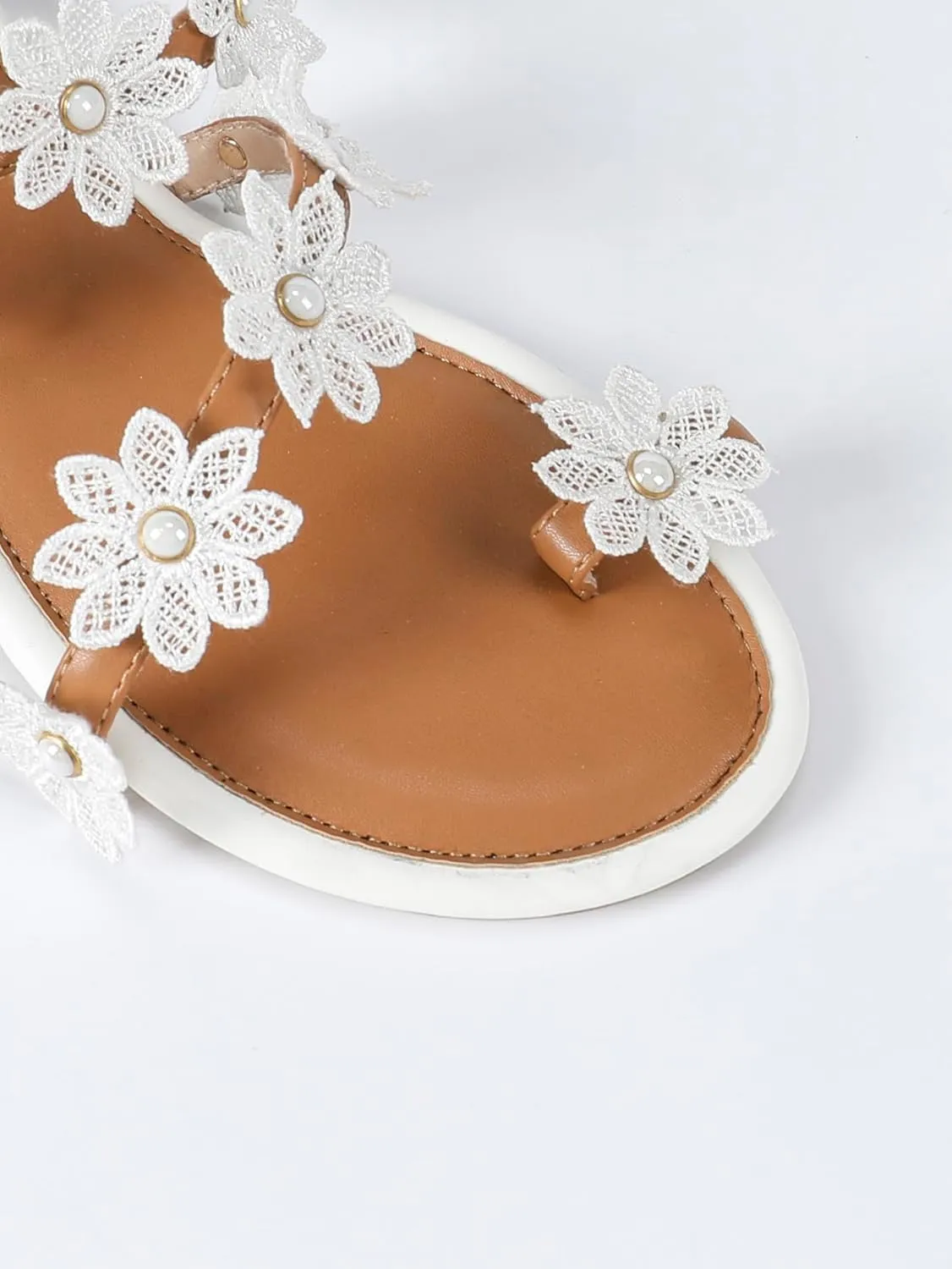 Women's White Floral Flat Sandals Open Toe Boho Lace Cutout Flower Shoes with Pearl Details Easy Wear Non-Slip for Daily Life Beach Wedding & Summer Vacation Sandals